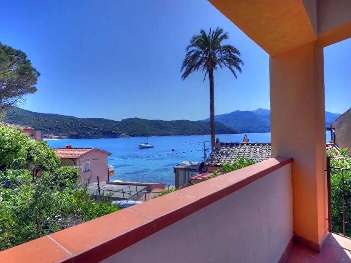 Casa con 9 locali in vendita in Scaglieri, Portoferraio