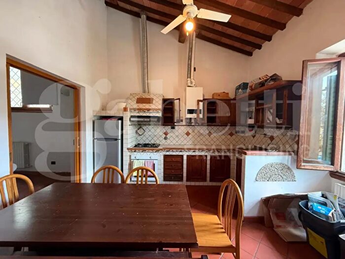 Appartamento trilocale in affitto in Via Giulio Bechi, Firenze