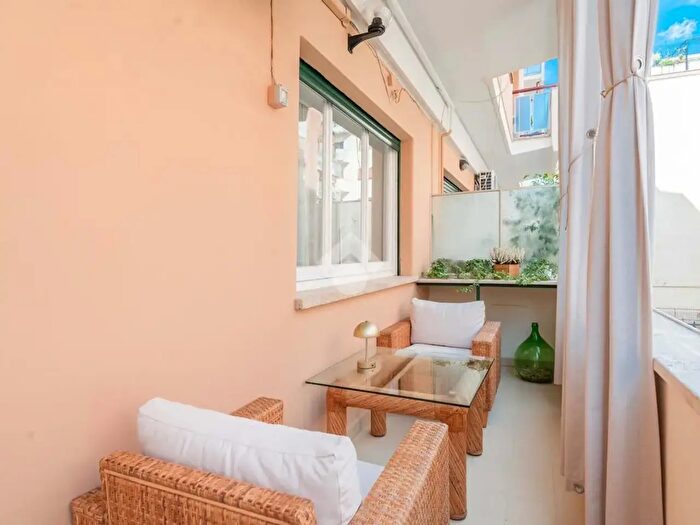 Appartamento trilocale in vendita in Via Pereira, Roma