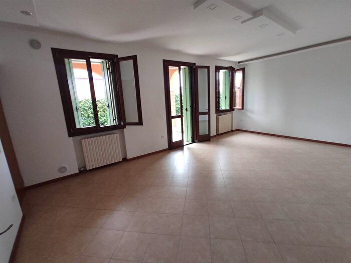 Appartamento trilocale in affitto in Centro, Monteforte dAlpone