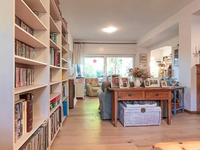 Casa con 5 locali in vendita in Via Parmenide, Roma