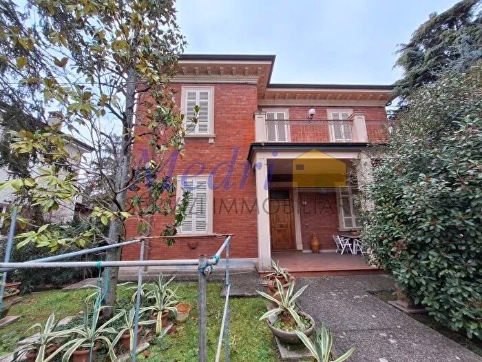 Casa con 8 locali in vendita in Via Don Giovanni Minzoni, Cesena
