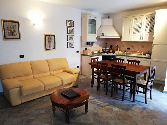 Appartamento trilocale in affitto in Via Someraro, Stresa