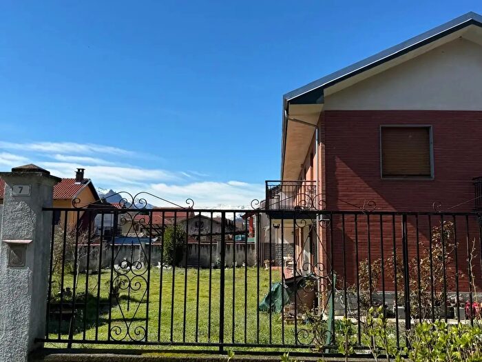 Case in Vendita e in Affitto - 2