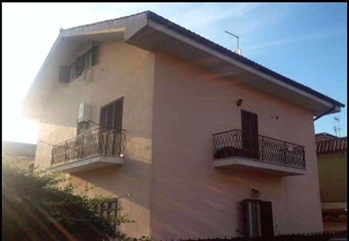 Appartamento bilocale in affitto in Via Pazzano, Morena, Roma