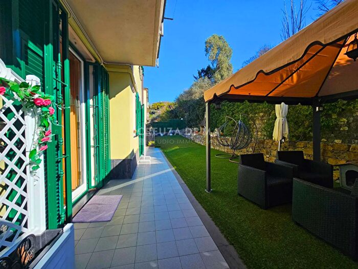 Appartamento con 6 locali in vendita in Via Bosena, Rapallo