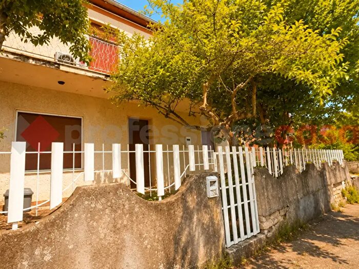 Casa con 5 locali in vendita in Via Vicero Scn, Alatri
