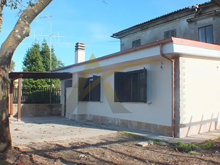 Casa trilocale in vendita in Velletri