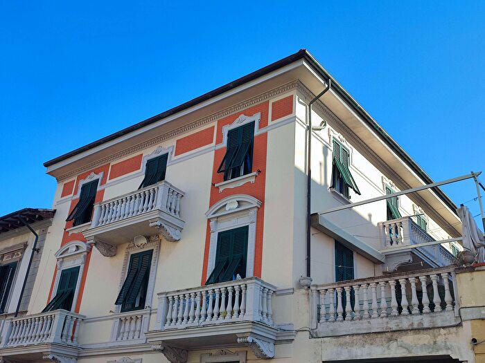 Appartamento con 5 locali in vendita in Via Tiberio Scali, Livorno