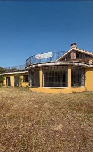Casa con 6 locali in vendita in SantAngelo Romano