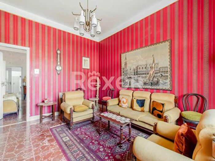 Casa con 6 locali in vendita in Via Piave, San Salvatore Telesino