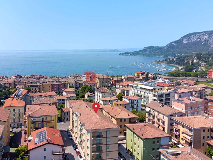 Appartamento trilocale in vendita in Via Galilei, Garda
