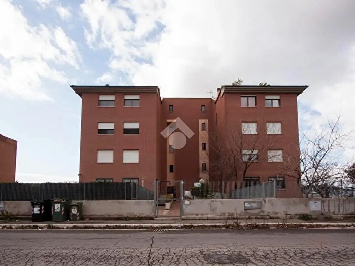 Appartamento quadrilocale in vendita in Via Fraine, Roma