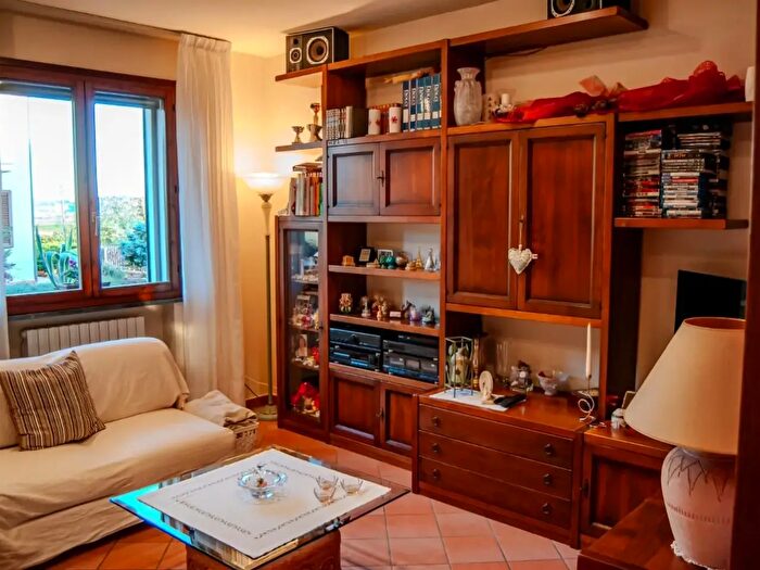 Casa con 6 locali in vendita in Fucecchio