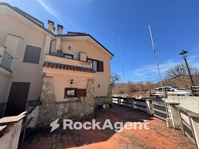 Appartamento bilocale in vendita in Via Valle Maggiore Lucoli, Lucoli