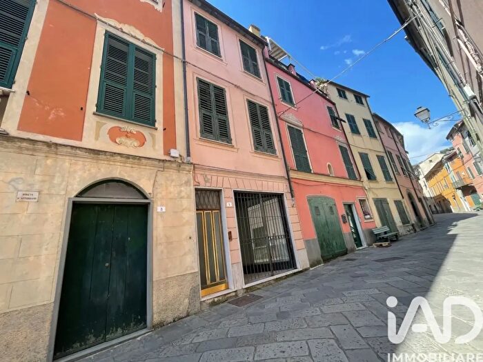 Appartamento trilocale in vendita in Via Giuseppe Garibaldi, Varese Ligure