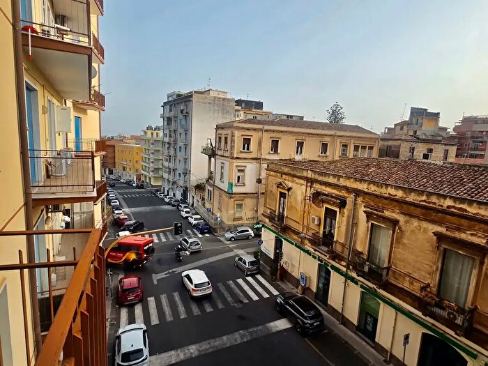 Appartamento trilocale in vendita in Via Passo Gravina, Catania