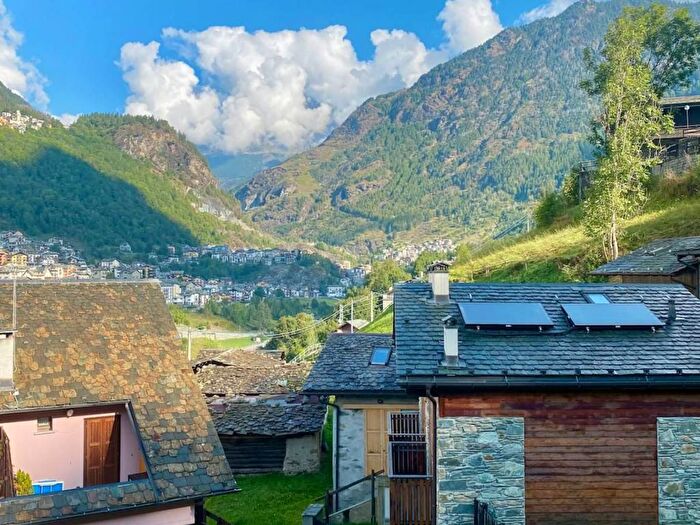 Appartamento trilocale in affitto in Via Albertazzi, Centro, Caspoggio