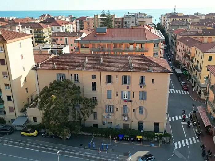 Appartamento trilocale in vendita in Corso Genova, Ventimiglia