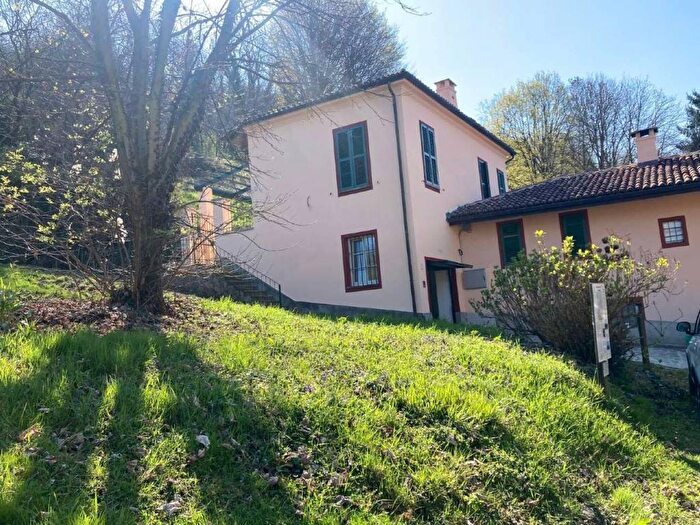Appartamento quadrilocale in affitto in Superga, Torino