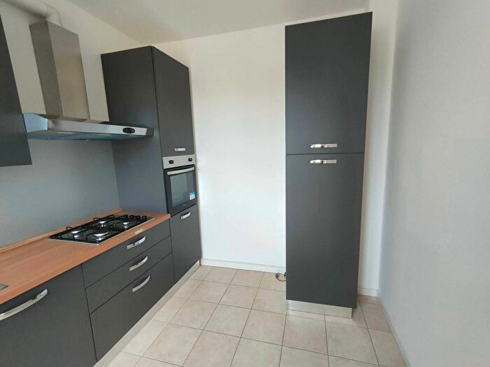 Appartamento trilocale in affitto in Centro, Isola Rizza