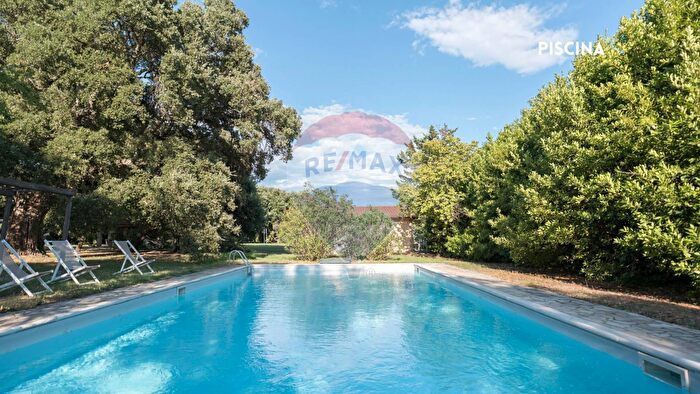 Casa con 10 locali in vendita in Strada Provinciale Montemassi Snc, Roccastrada