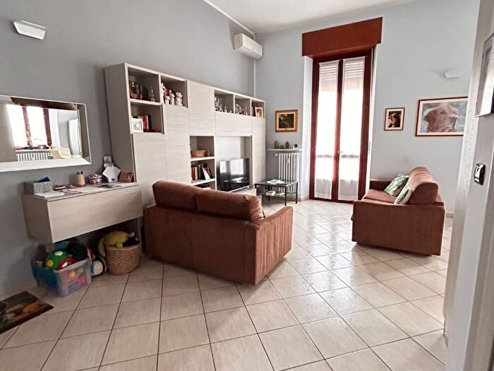 Appartamento trilocale in affitto in Via Artisti, Vanchiglia, Torino