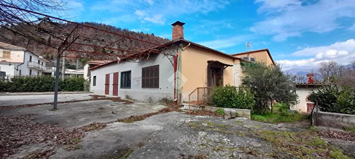 Appartamento con 9 locali in vendita in Strada Provinciale, Ferentino