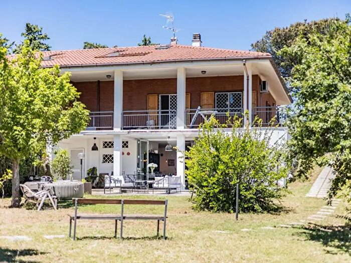 Casa con 10 locali in vendita in Via dei Puntoni, Cerveteri