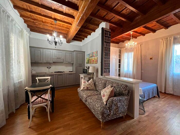 Appartamento bilocale in affitto in Via del Giardino Serristori, San Niccolò, Firenze