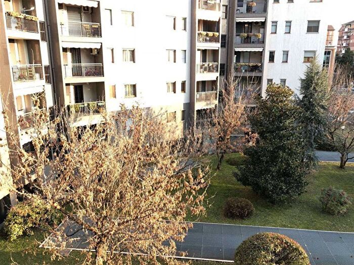 Appartamento bilocale in affitto in VIA PRIMATICCIO, Bande Nere, Milano