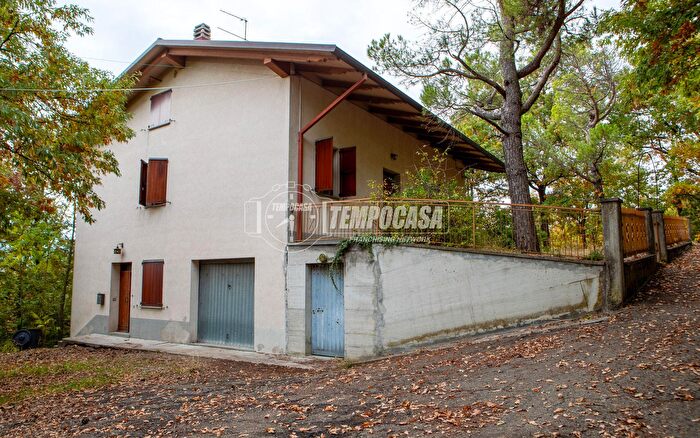 Casa con 6 locali in vendita in Via dei Martiri, Zocca