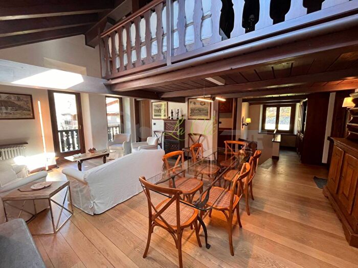 Appartamento con 6 locali in affitto in Regione Belvedere, Centro, Courmayeur