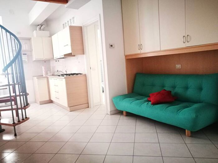 Appartamento bilocale in affitto in Via Ferdinando Bocconi, Bocconi, Milano