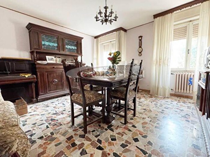 Casa con 6 locali in vendita in Via Camillo Benso Cavour, Mondolfo