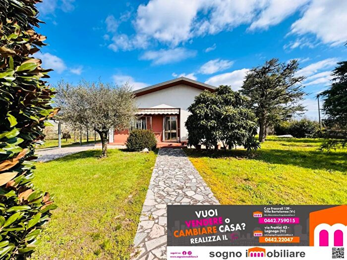 Casa con 6 locali in vendita in Corso Arnaldo Fraccaroli, Villa Bartolomea