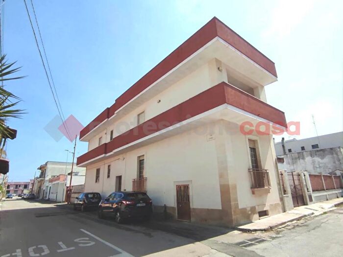 Appartamento trilocale in vendita in Via Zara, Minervino Di Lecce