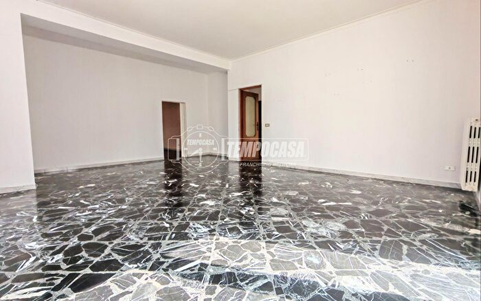 Appartamento quadrilocale in vendita in Via Don Luigi Tosco, Gioia Del Colle