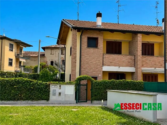 Casa trilocale in vendita in Via Don Donati, Casirate D'Adda