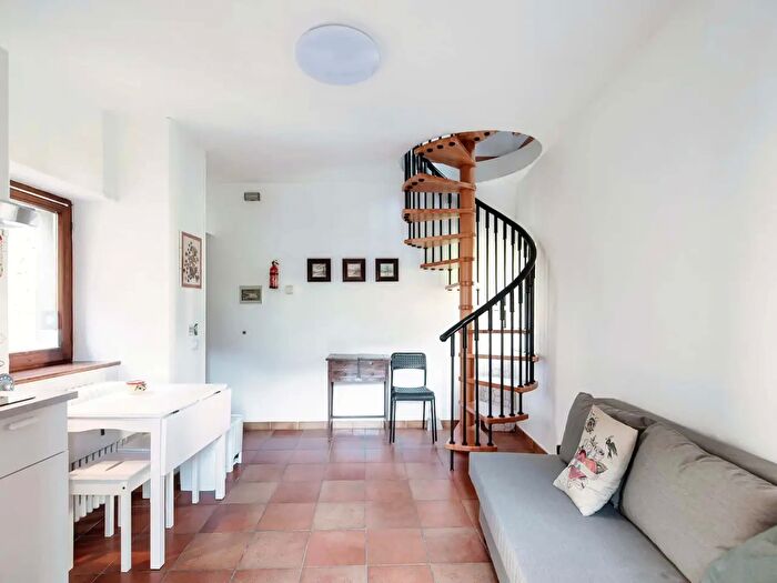 Appartamento monolocale in affitto in Via della Castagna, Nesso