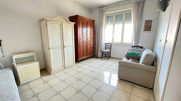 Appartamento trilocale in vendita in Via Miano a Piscinola Napoli, Napoli