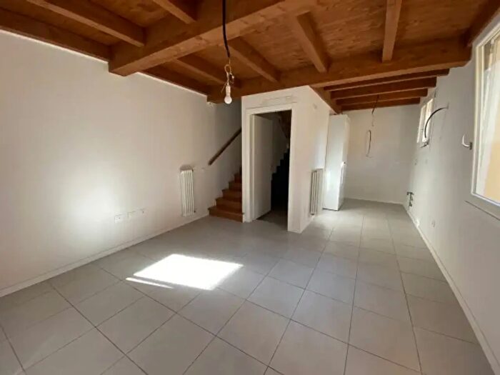 Casa trilocale in vendita in Piazza della Repubblica, Concordia Sulla Secchia