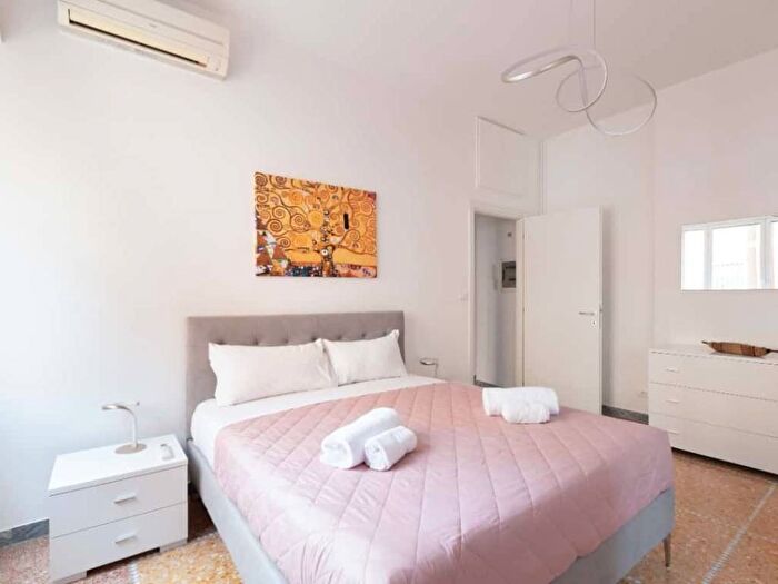 Appartamento trilocale in affitto in Via Macedonia, Appio Latino, Roma