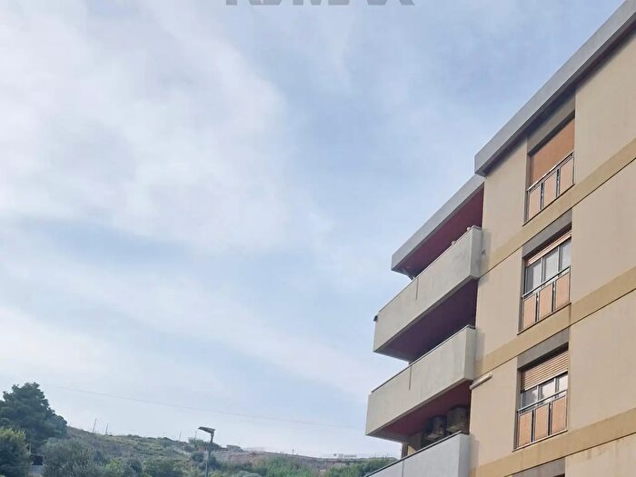 Appartamento quadrilocale in vendita in Via Muzio Attendolo Sforza, Messina