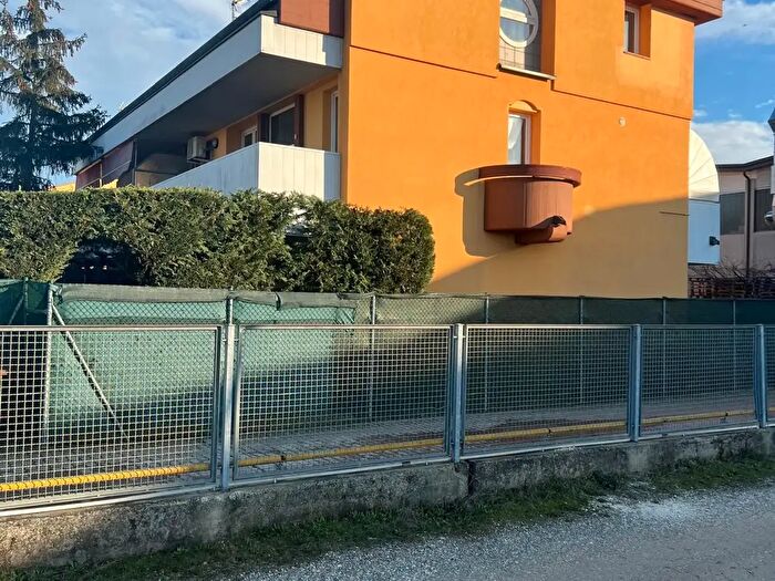 Casa con 7 locali in vendita in Via Porec, Massa Lombarda