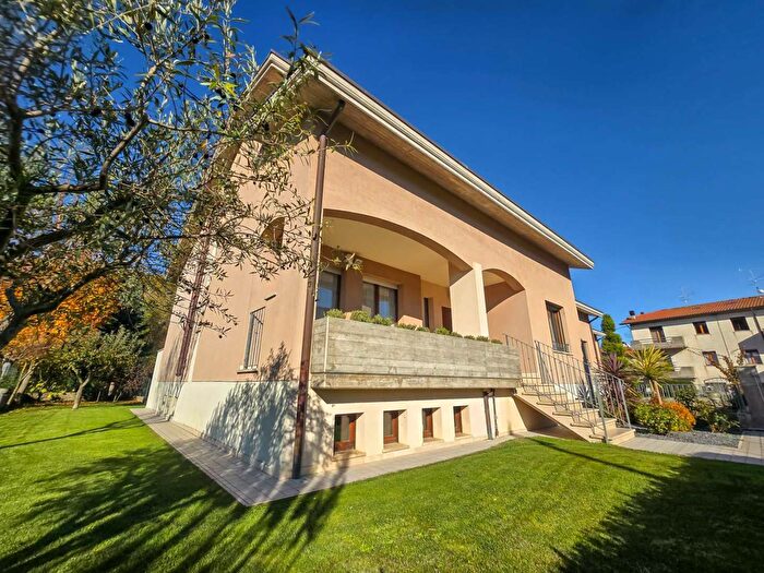 Casa con 5 locali in vendita in Via Madonna Grande, SantAngelo In Vado