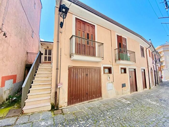 Casa quadrilocale in vendita in Via Melfi, Parolise