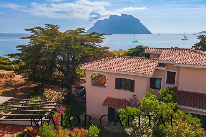 Casa con 5 locali in vendita in Via San Paolo, Loiri Porto San Paolo