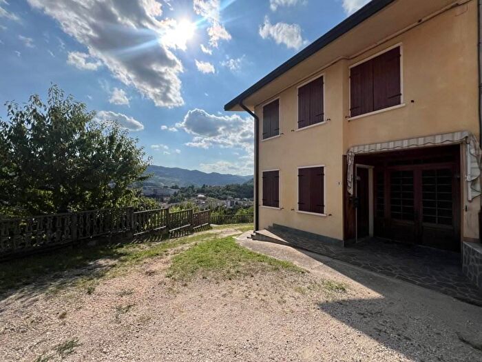 Casa con 10 locali in vendita in Via Egano, Arzignano