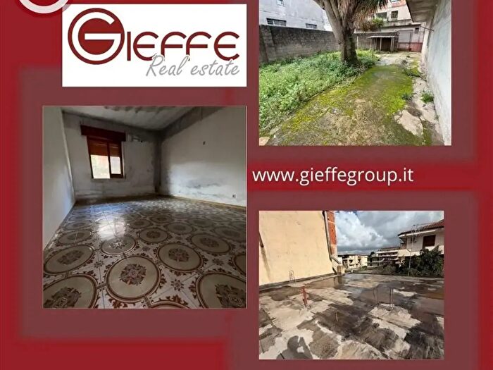 Casa con 10 locali in vendita in Taurianova